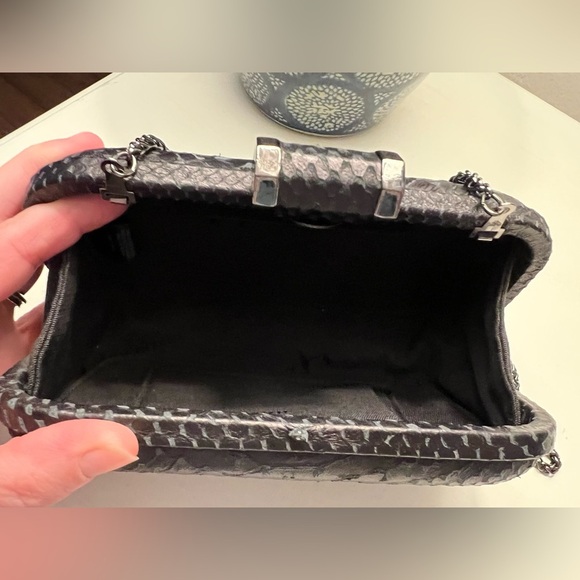 Halston Heritage Oval Crossbody Faux Snakeskin Purse Chain Strap Magnetic - Picture 7 of 9